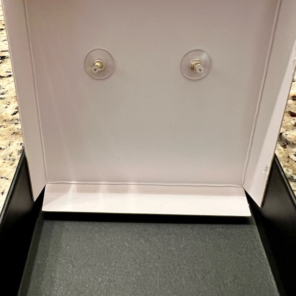 DISNEY X BAUBLEBAR DONALD EARRINGS - Picture 4 of 6